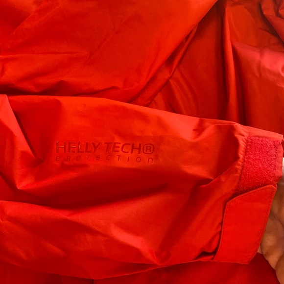 NWOT- HELLY Hansen hooded rain jacket, red, MENS, XL - Picture 5 of 11